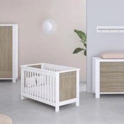 Groothandel ???? Cabino Babykamer Noel - Babybed & Commode & Kledingkast - Verstelbare Bodem - Wit/Eiken ????