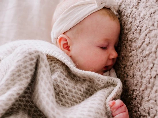 Coupon ???? Wiegdeken Wol - Pure Baby Love - Bee - Taupe ???? - Afbeelding 3