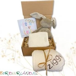 Goedkoop ???? Kraam-Kado- Baby Kado-Kraam Cadeau- Set Met Geborduurde Naam Op Baby Cape - Kraammand Voor Meisjes & Jongens - Geboortemand/Kraampakket Met Naam - Kraam Kado Jongen/Meisje - Baby Geschenkset Met Funnies Knuffeldoekje, Badcape En Slabbetje ????