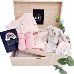 Top 10 ???? MammaZenn Kraam Cadeau Baby Box - Pas Geboren Baby - Baby Shower Meisje - Baby Geschenk - Geboorte Cadeau Voor Meisje - 10 In 1 Cadeau ????